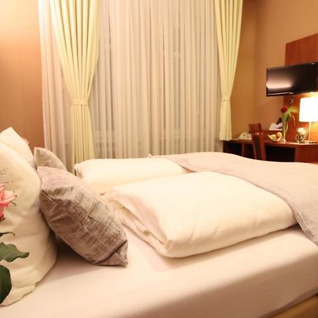 סארברוקן Hotel Wahlster מראה חיצוני תמונה