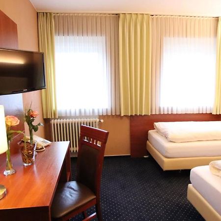 סארברוקן Hotel Wahlster מראה חיצוני תמונה