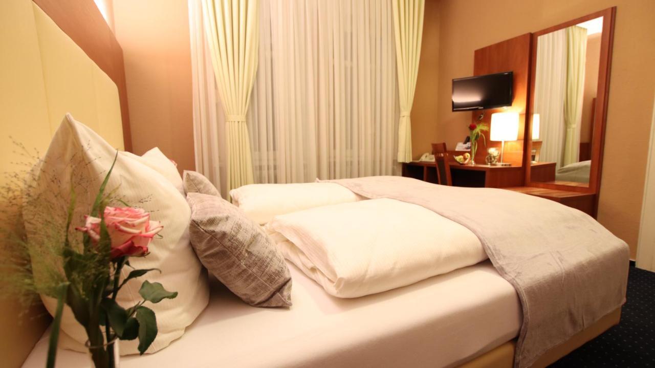 סארברוקן Hotel Wahlster מראה חיצוני תמונה