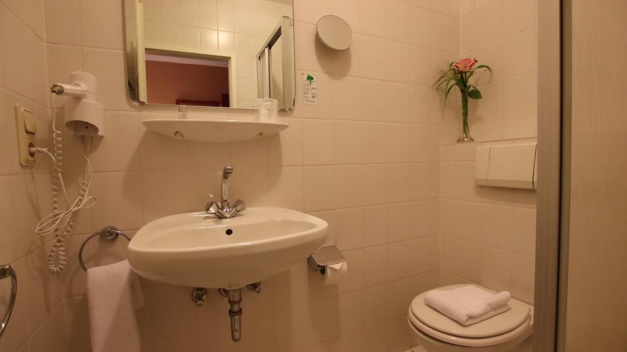 סארברוקן Hotel Wahlster מראה חיצוני תמונה