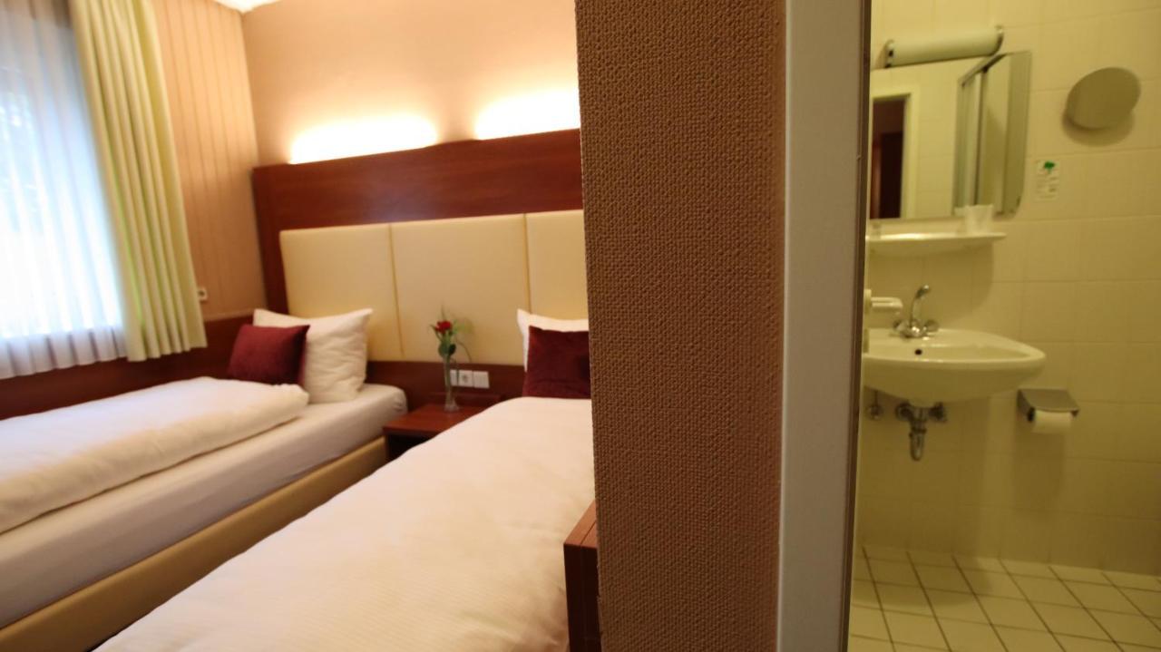 סארברוקן Hotel Wahlster מראה חיצוני תמונה