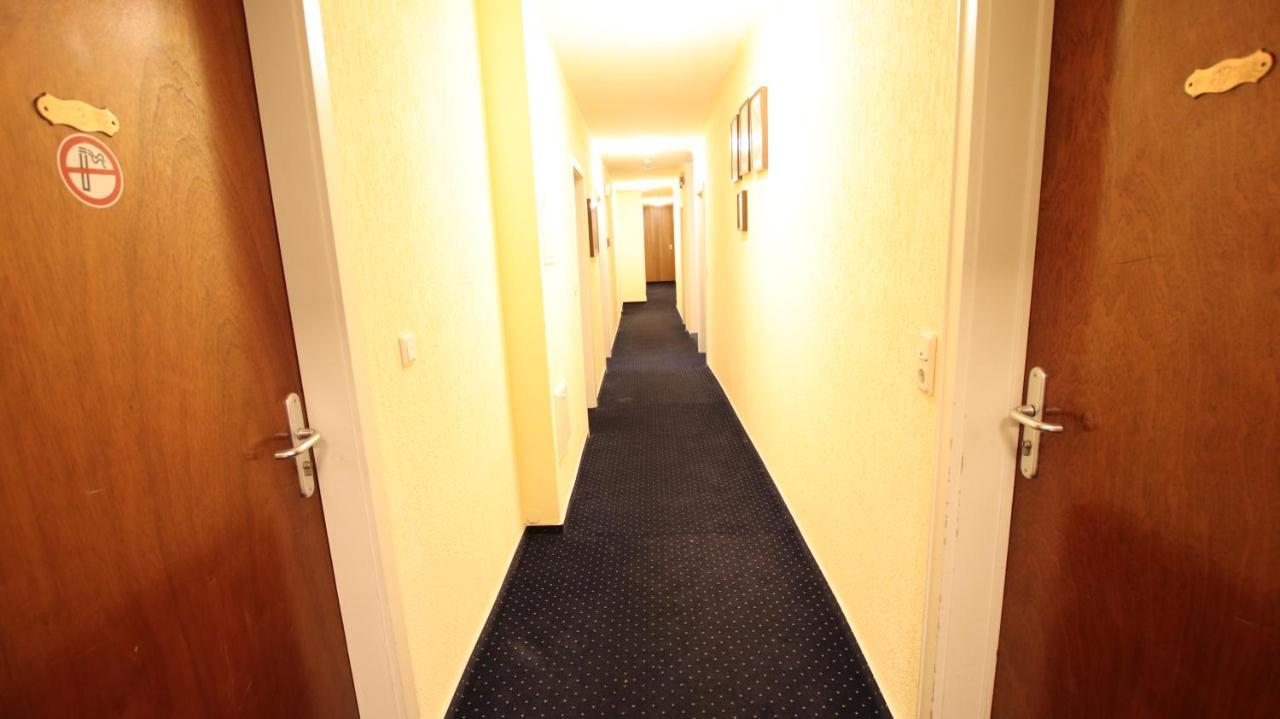 סארברוקן Hotel Wahlster מראה חיצוני תמונה