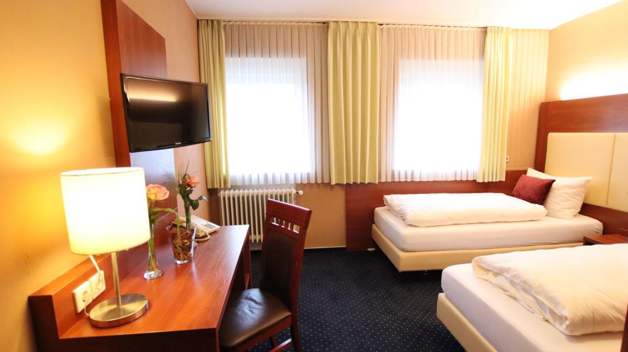 סארברוקן Hotel Wahlster מראה חיצוני תמונה