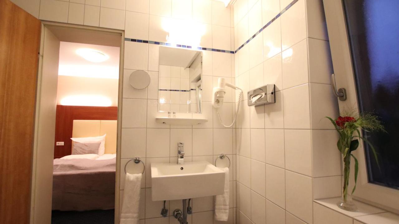 סארברוקן Hotel Wahlster מראה חיצוני תמונה