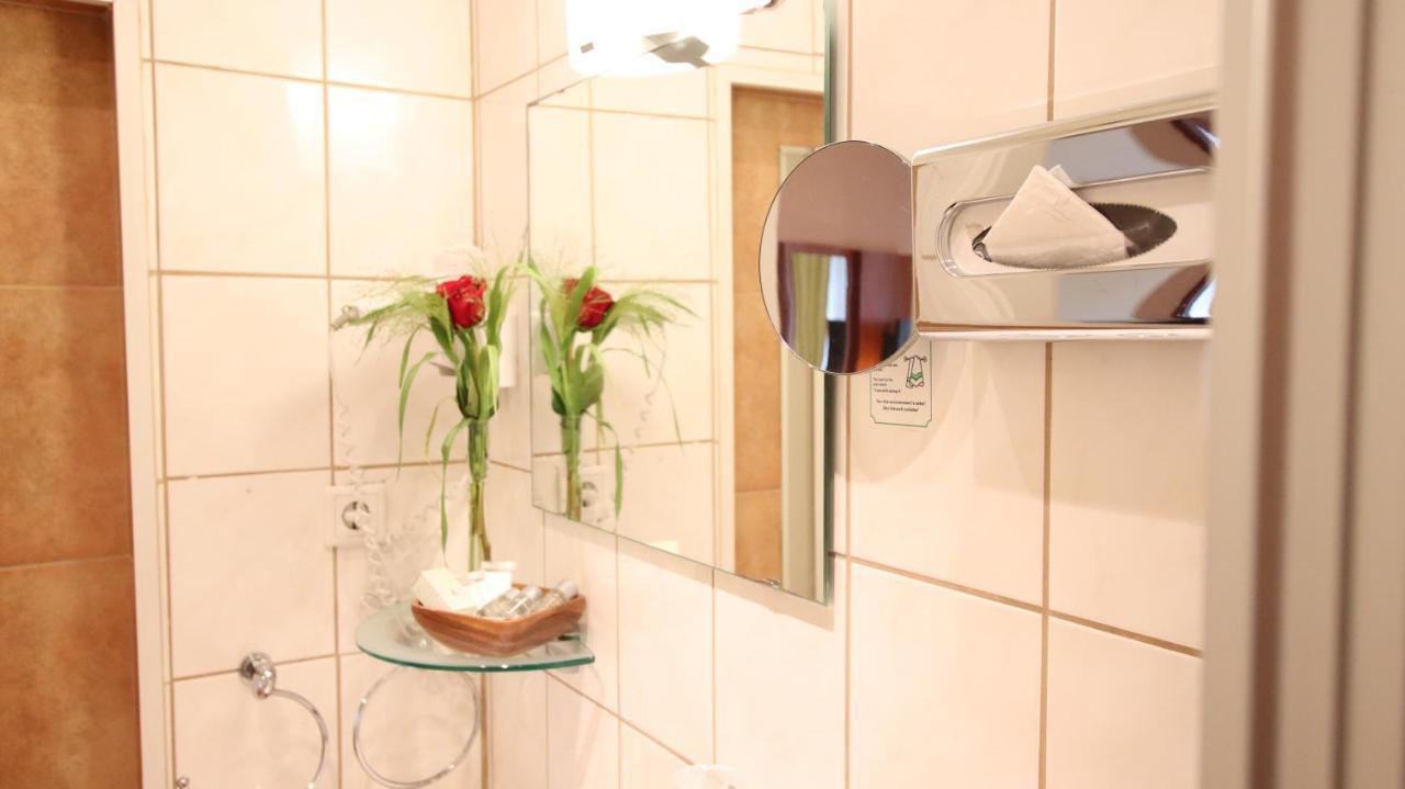 סארברוקן Hotel Wahlster מראה חיצוני תמונה