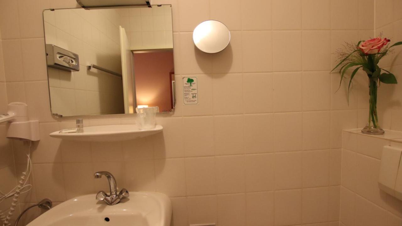 סארברוקן Hotel Wahlster מראה חיצוני תמונה