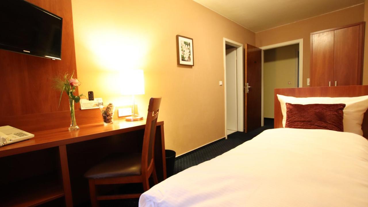 סארברוקן Hotel Wahlster מראה חיצוני תמונה